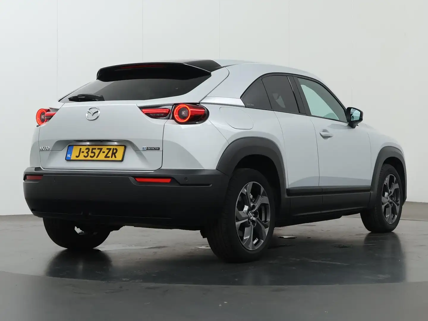 Mazda MX-30 e-SkyActiv 145 First Edition 36 kWh | Navigatie | Wit - 2