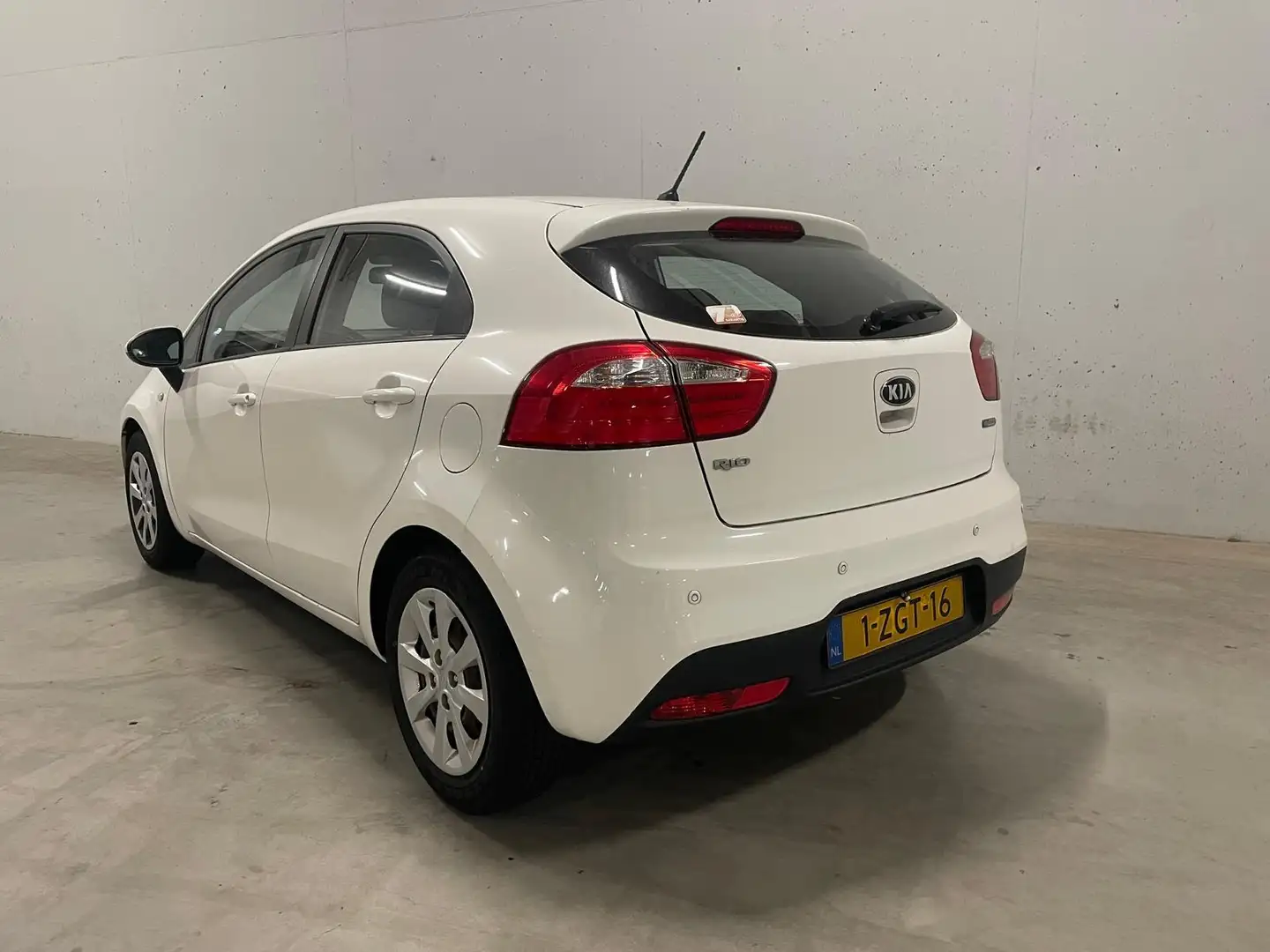 Kia Rio 1.1 CRDi 5drs. Navi Camera Airco Cruise APK Wit - 2