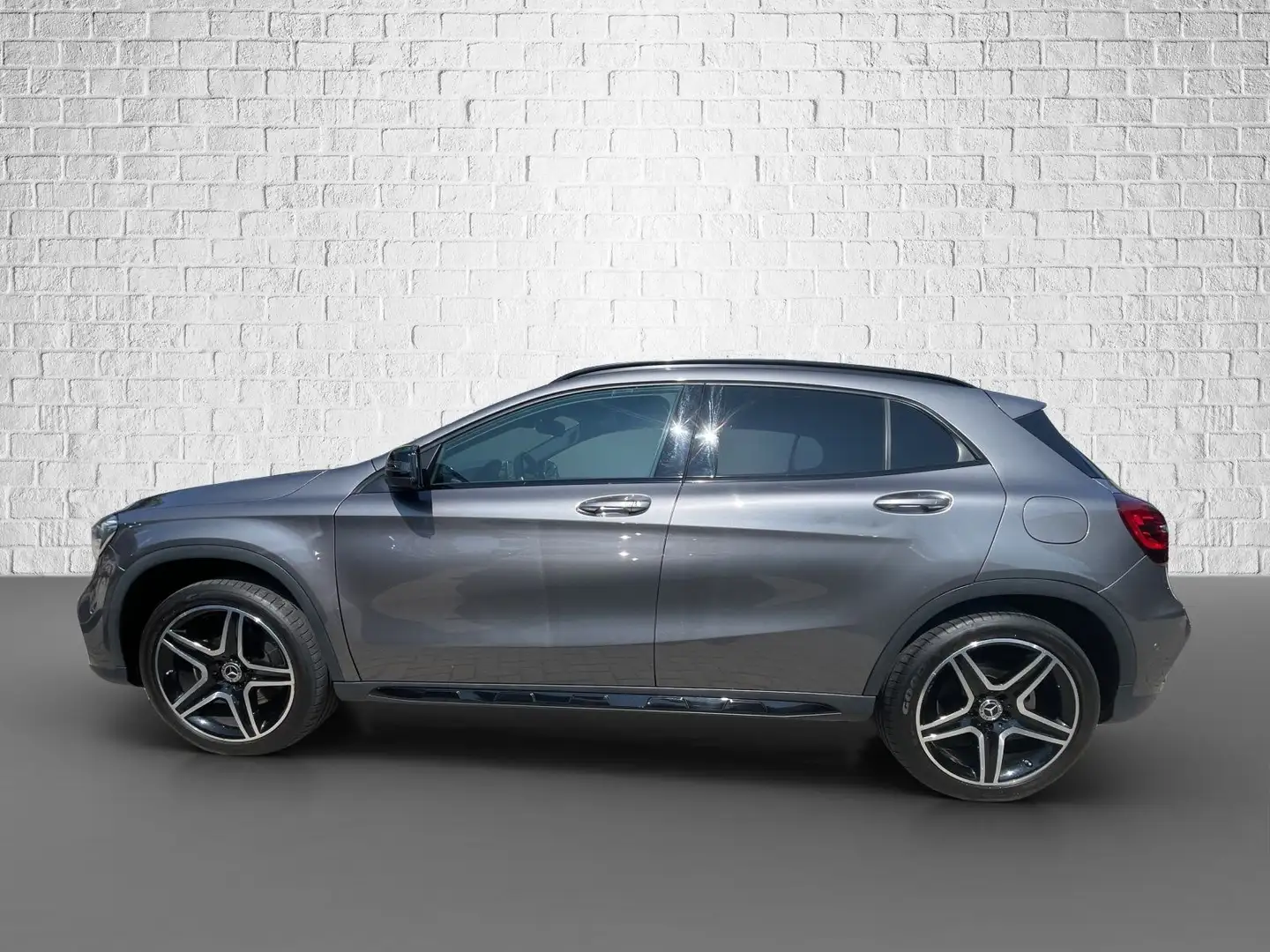 Mercedes-Benz GLA 220 GLA-Klasse GLA 220 4Matic DSG AMG-Line Silber - 2
