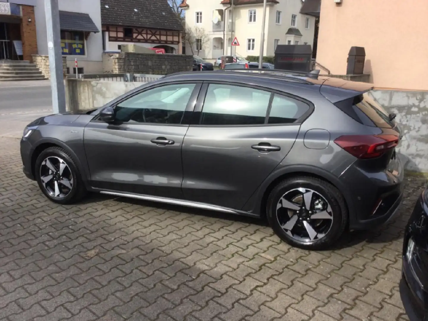 Ford Focus Active Grau - 2