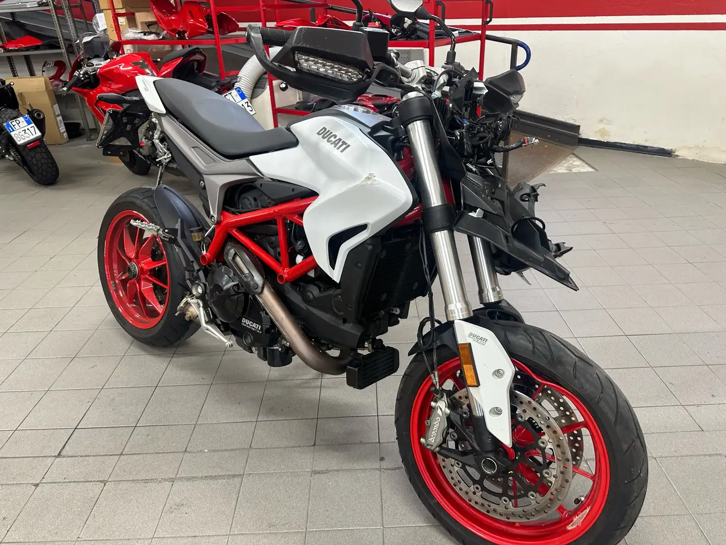 Ducati Hypermotard 939 - 1