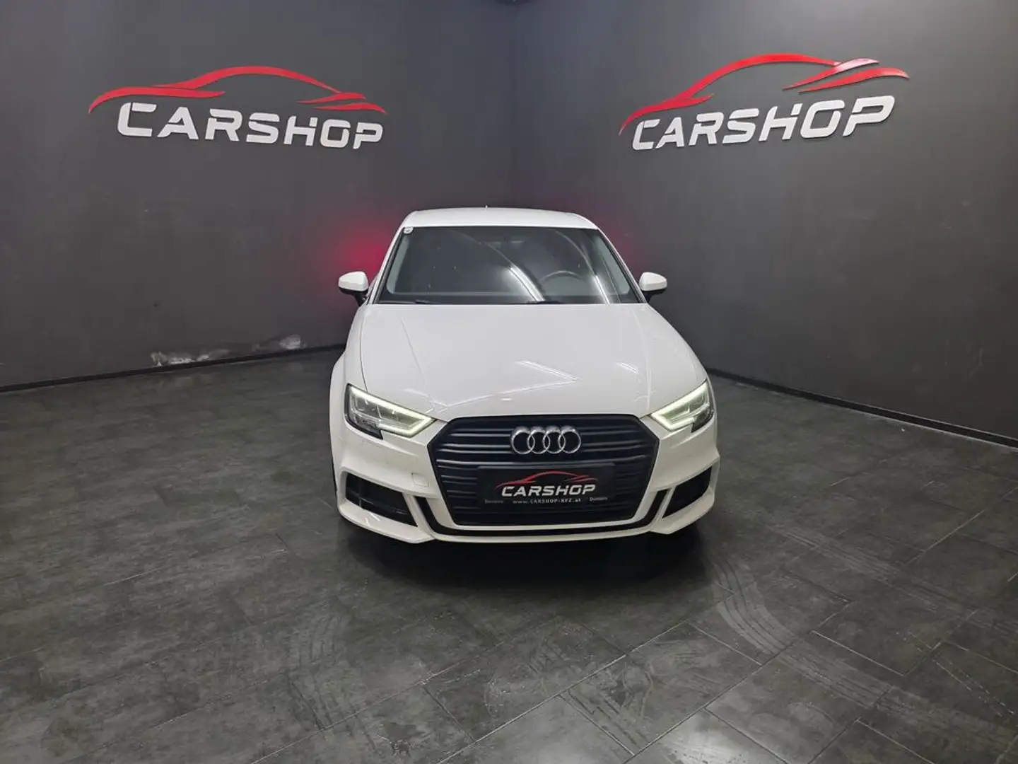 Audi A3 S-Line Limousine Weiß - 1