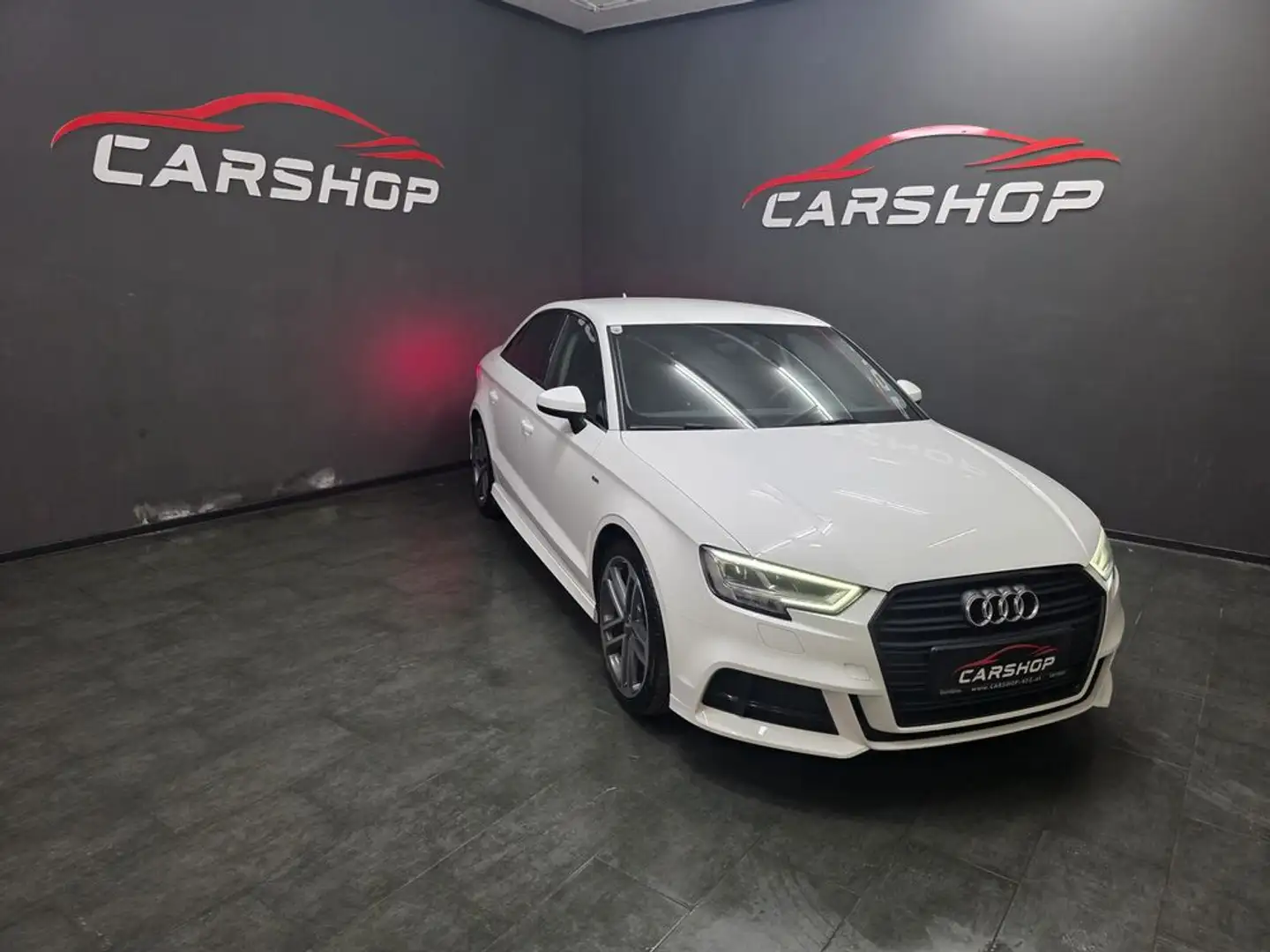 Audi A3 S-Line Limousine Weiß - 2