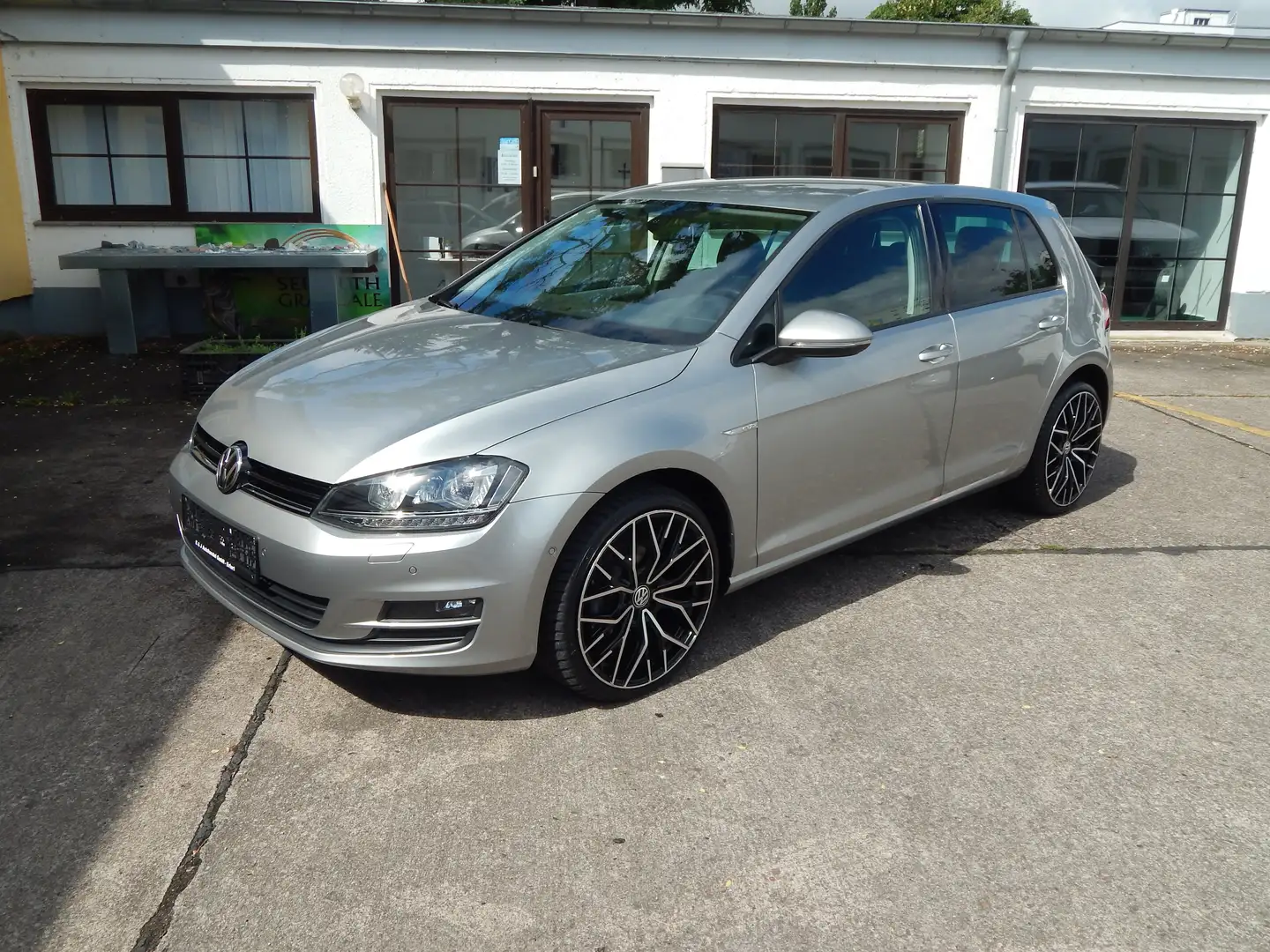 Volkswagen Golf Cup*TÜV-NEU*KLIMAUT*LM*SITZH*XENON* Grau - 1