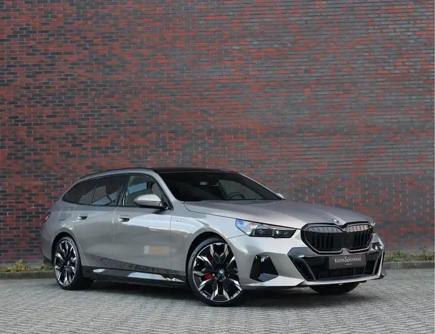 BMW 550 5-serie Touring 550e xDrive | Oxid Grey - M Sport