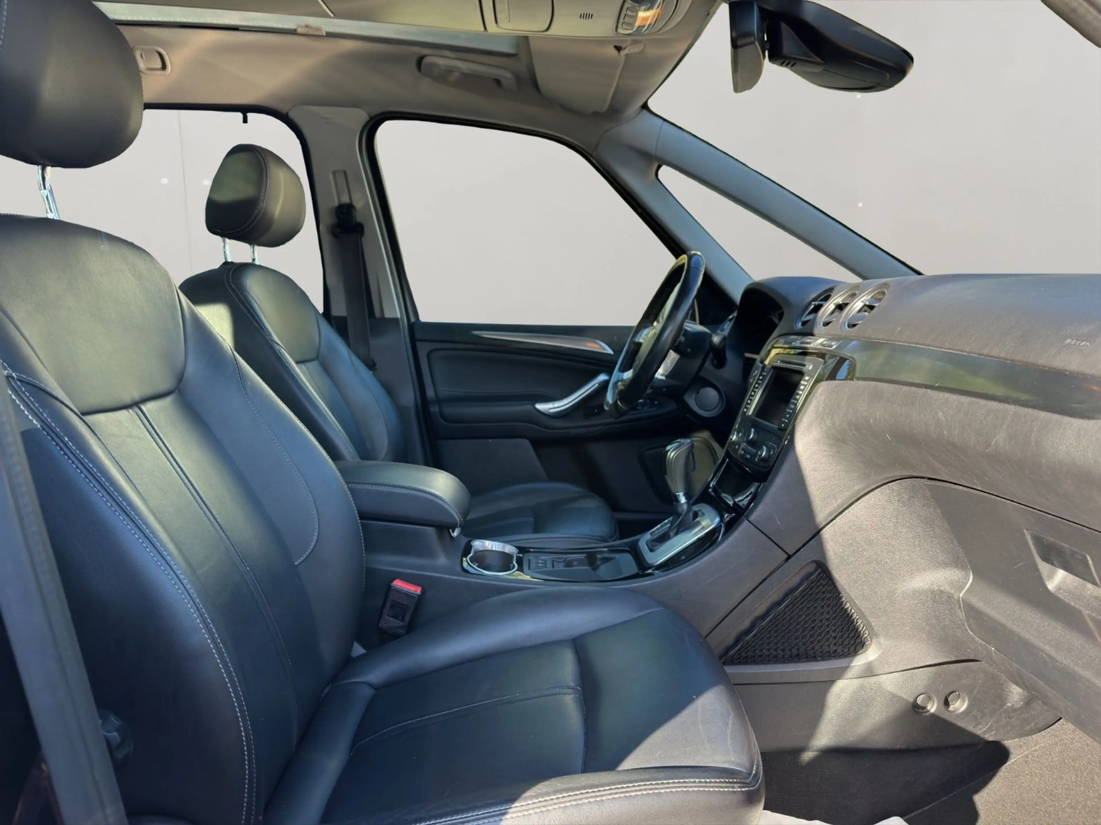 Ford Galaxy Titanium — photo 15