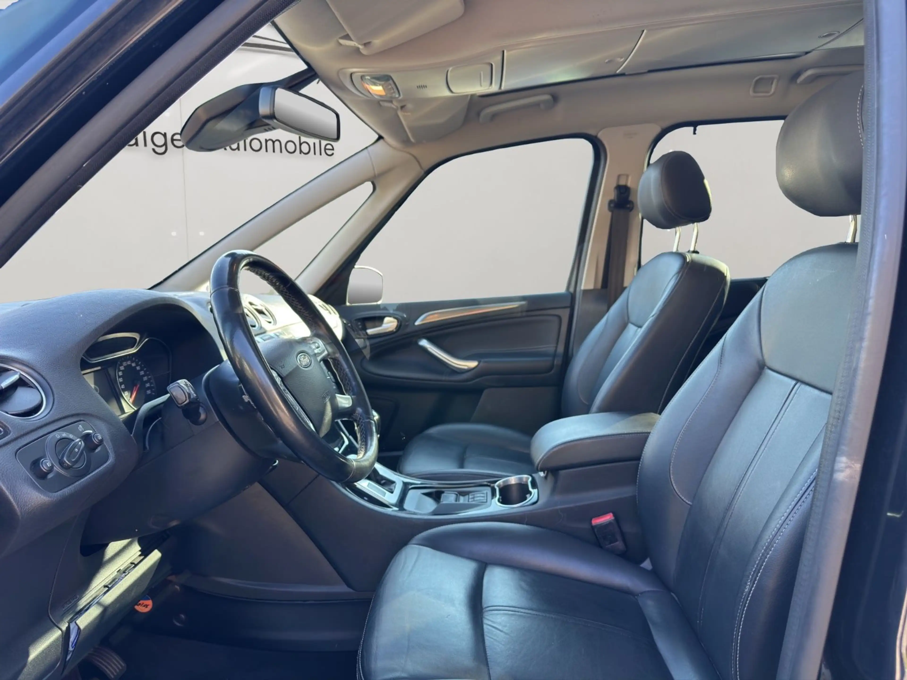Ford Galaxy Titanium — photo 8