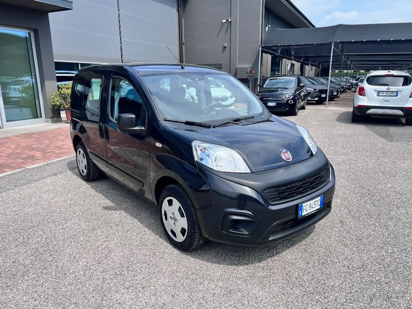 Fiat Qubo 1.4 8V 77 CV Easy Zwart - 2