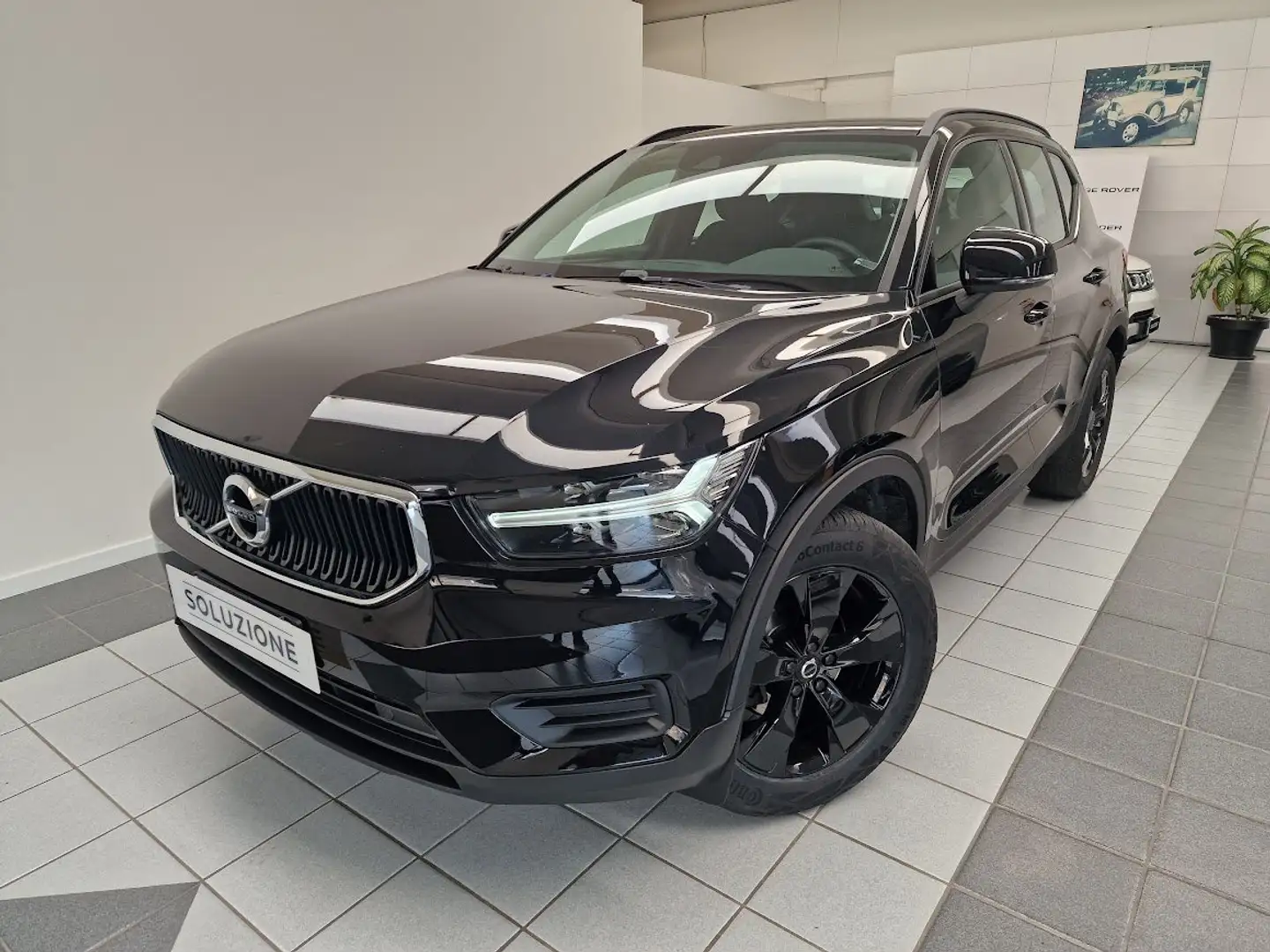 Volvo XC40 XC40 T2 automatico Essential Schwarz - 1