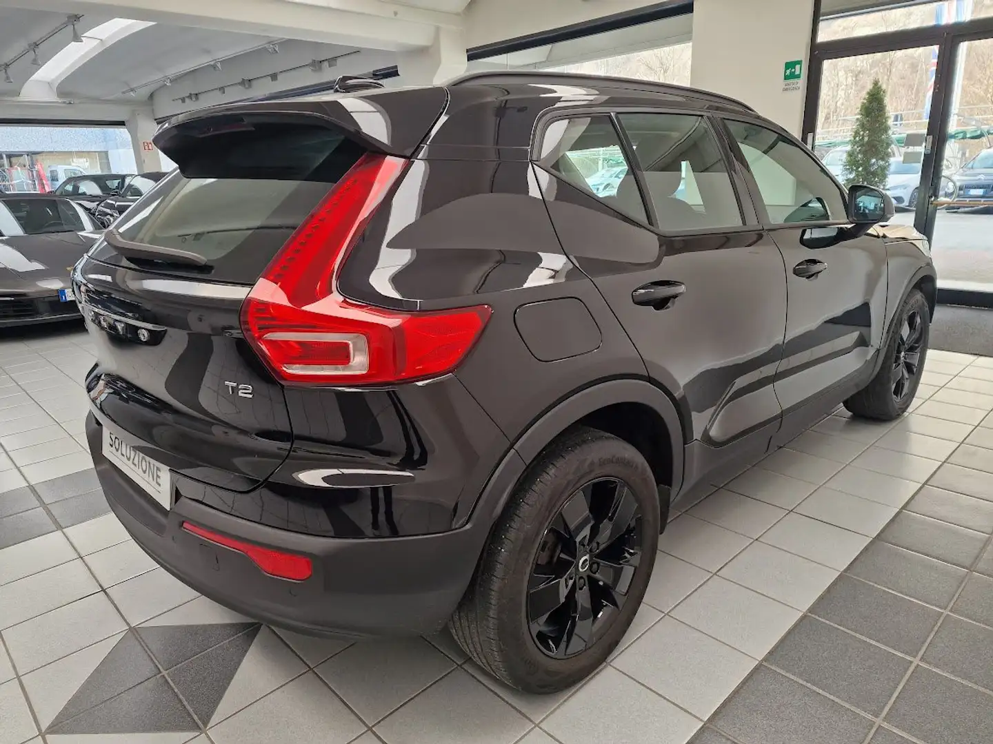Volvo XC40 XC40 T2 automatico Essential Schwarz - 2