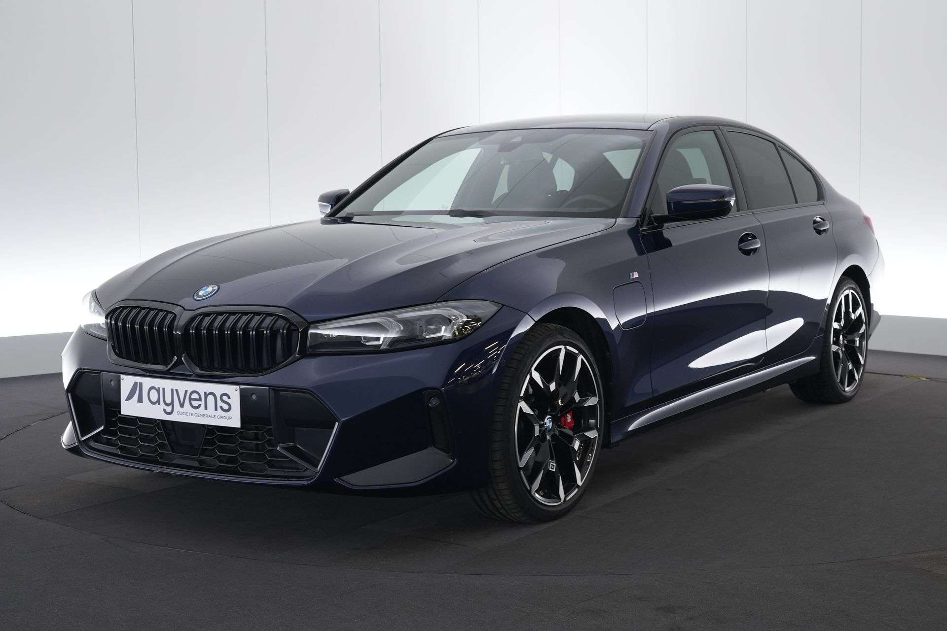 BMW 330