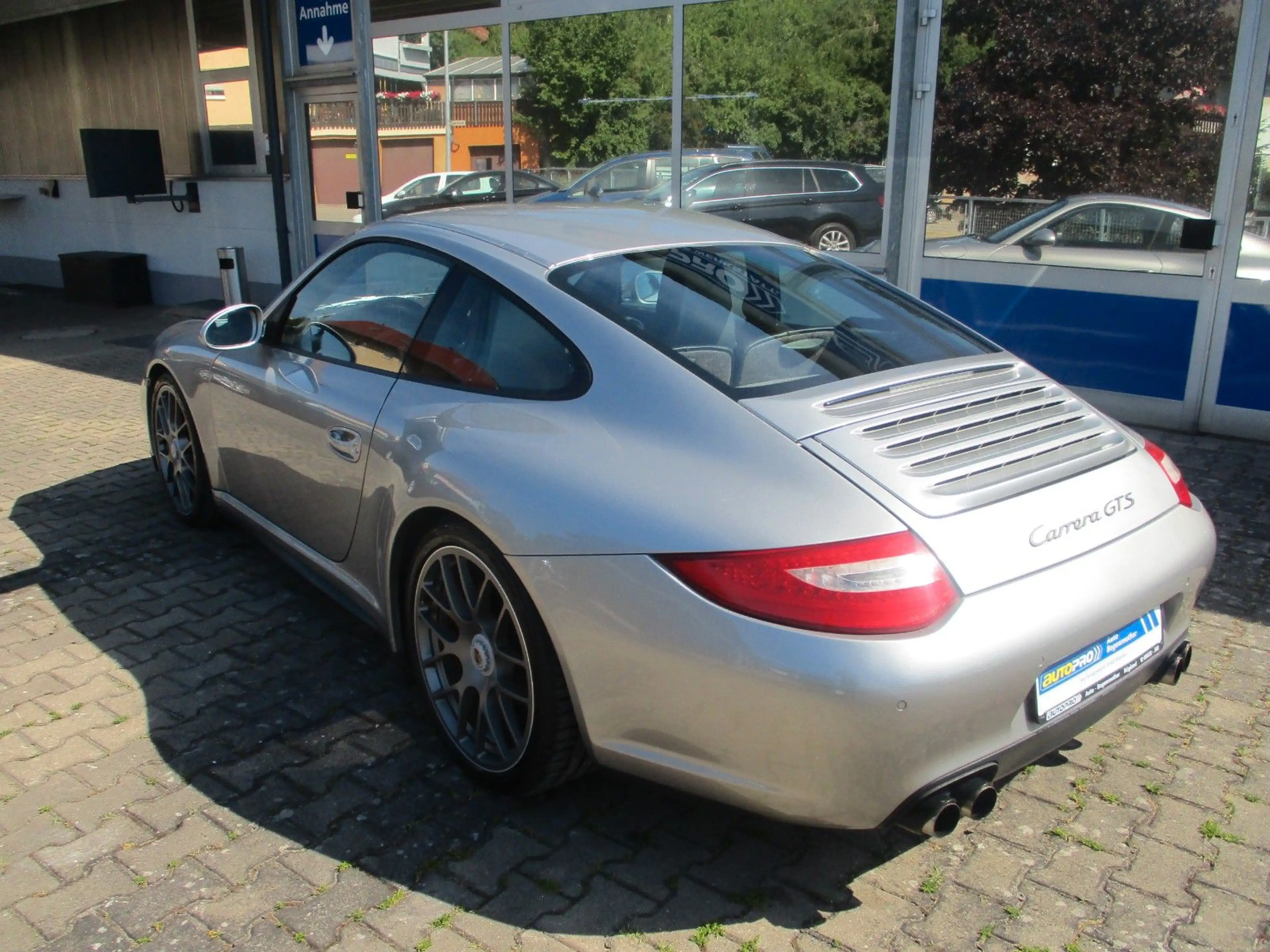 Porsche 911 Carrera GTS Coupe — photo 5