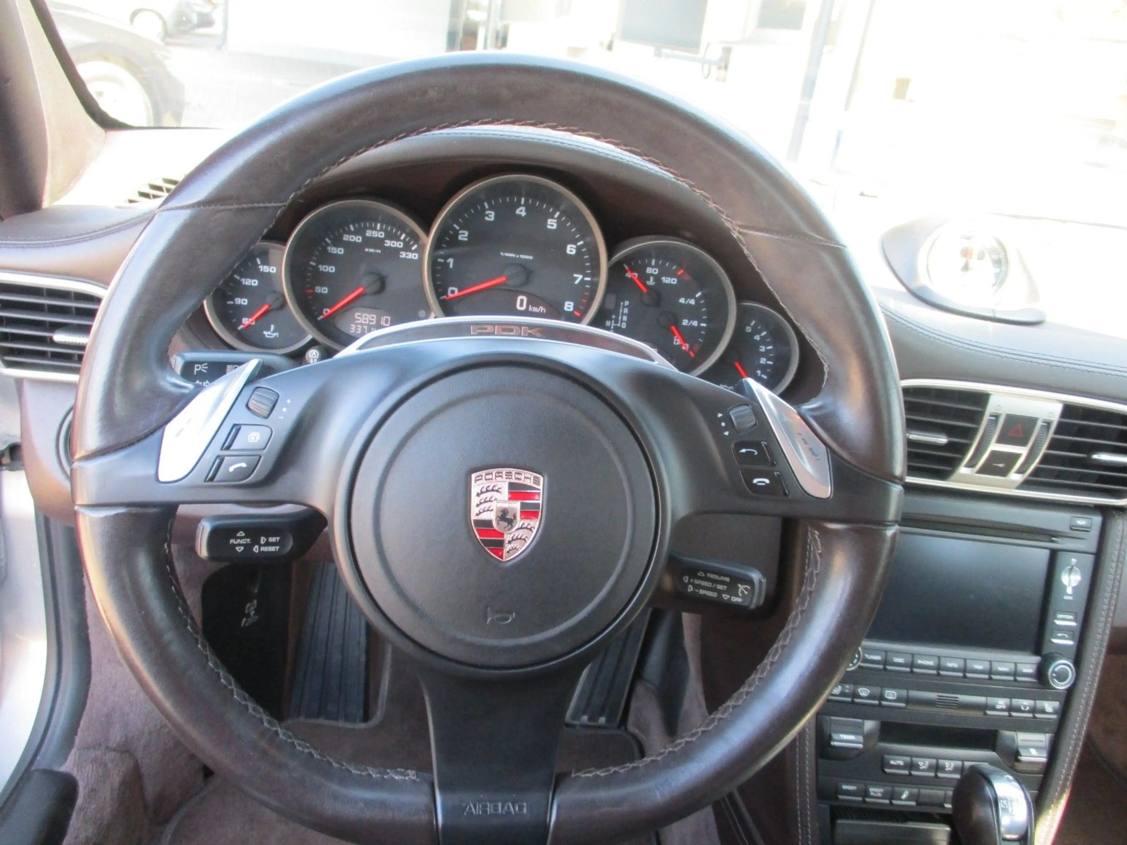 Porsche 911 Carrera GTS Coupe — photo 14