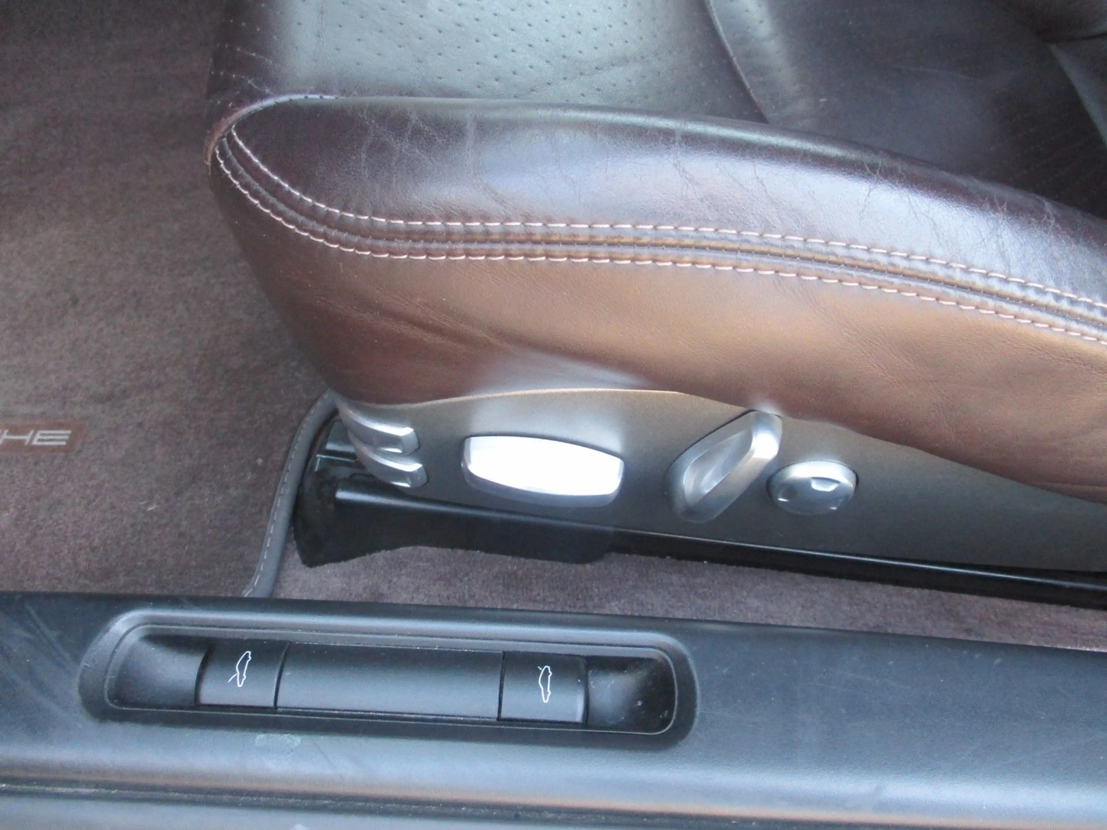 Porsche 911 Carrera GTS Coupe — photo 12