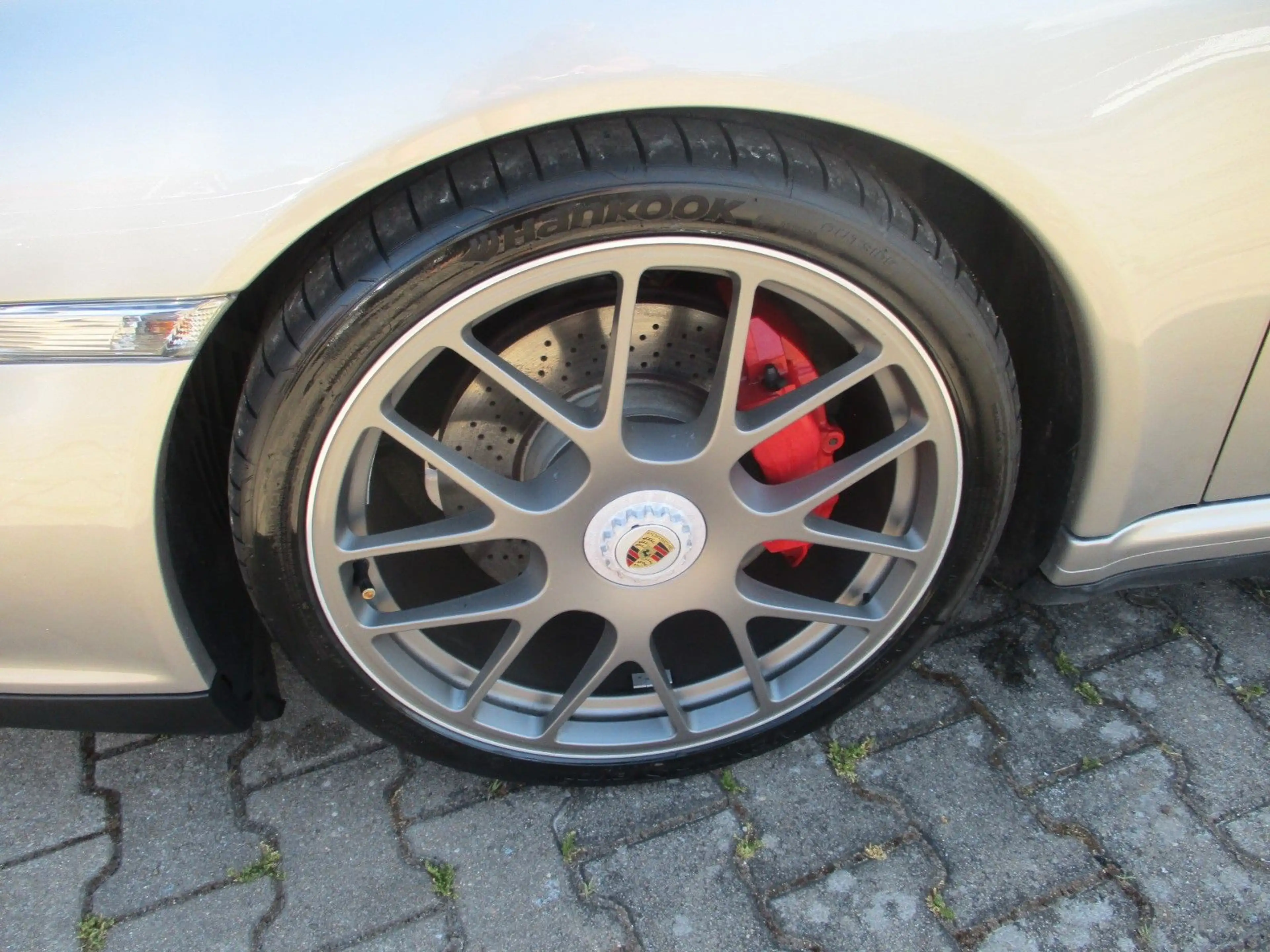 Porsche 911 Carrera GTS Coupe — photo 4