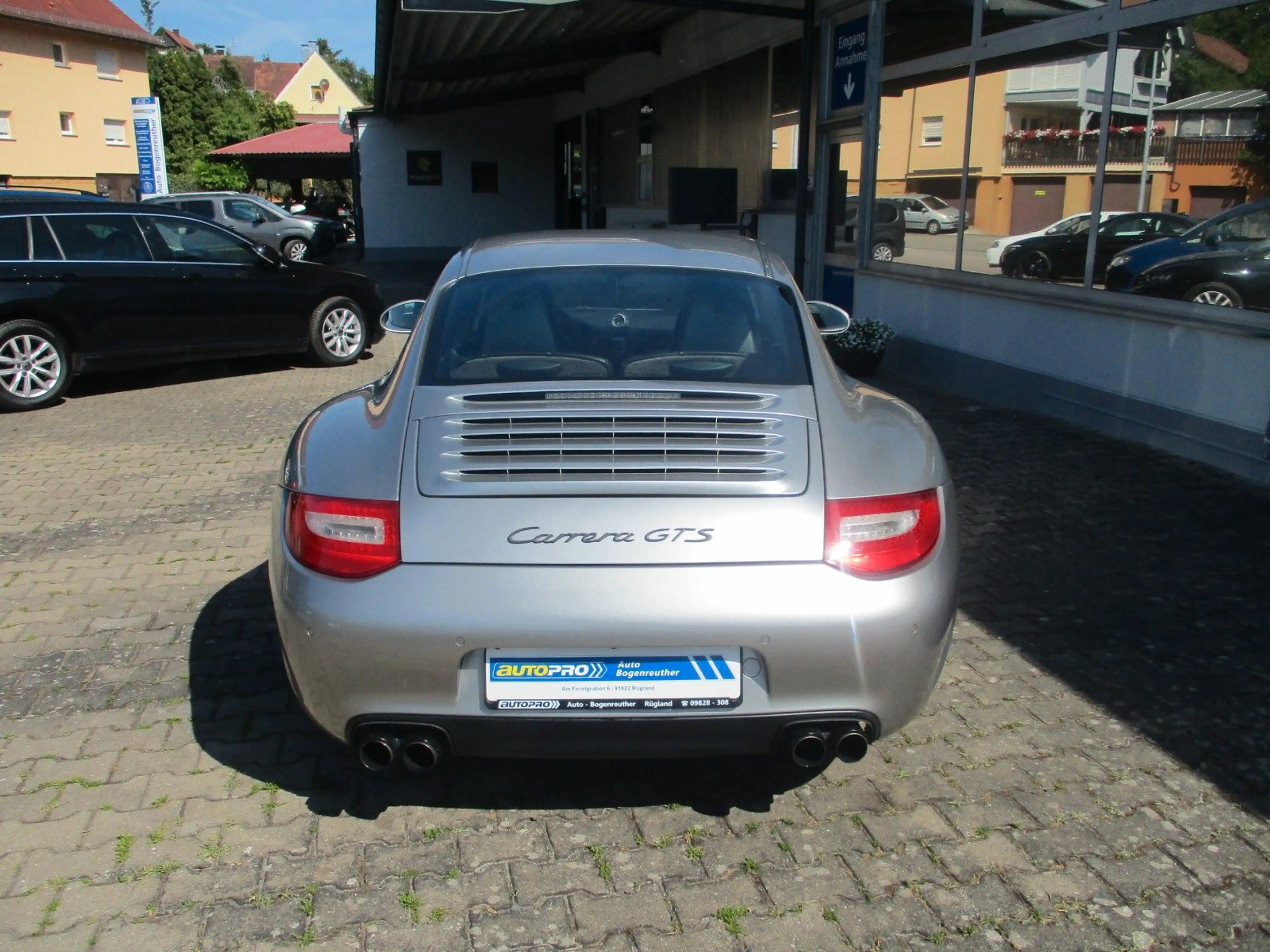 Porsche 911 Carrera GTS Coupe — photo 6