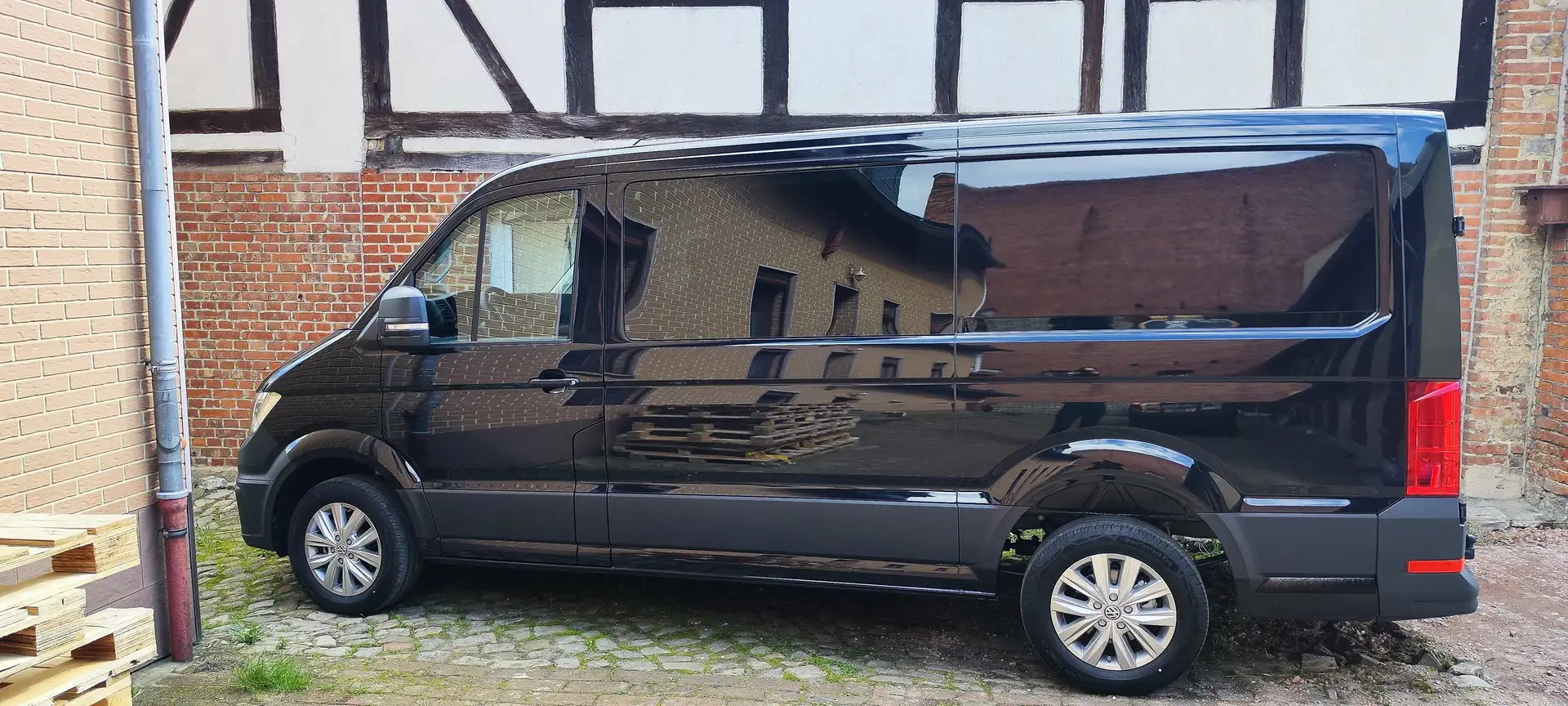 Volkswagen Crafter Crafter 35 TDI Autm. 4MOTION Schwarz - 2