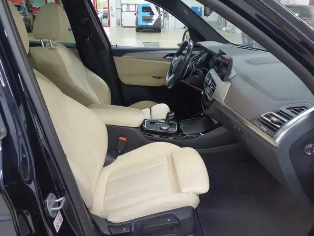 BMW X3 view 7