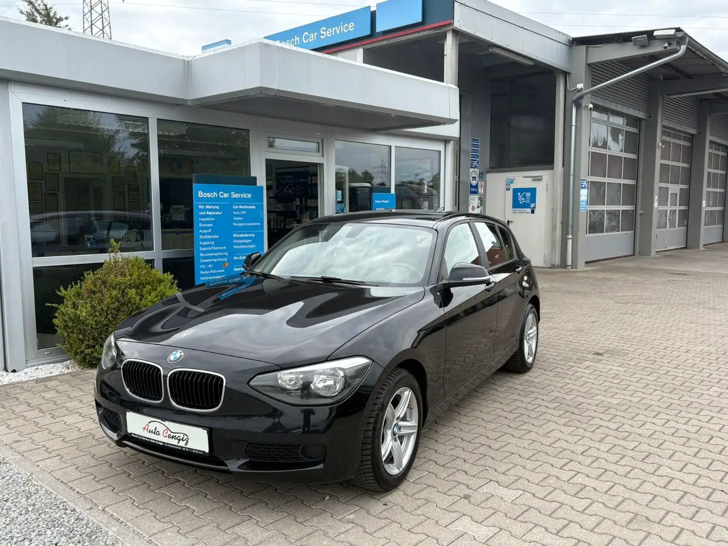 BMW 116 Baureihe 1 Lim. 5-trg. 116 i Black - 1