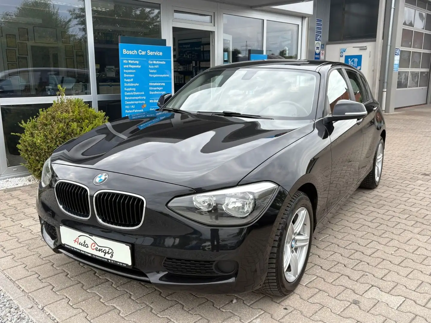 BMW 116 Baureihe 1 Lim. 5-trg. 116 i Black - 2