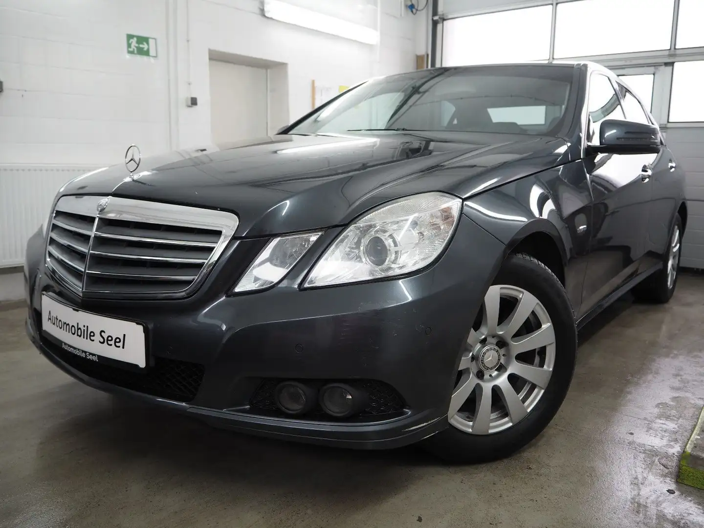 Mercedes-Benz E 220 CDI BlueEfficiency Gris - 1