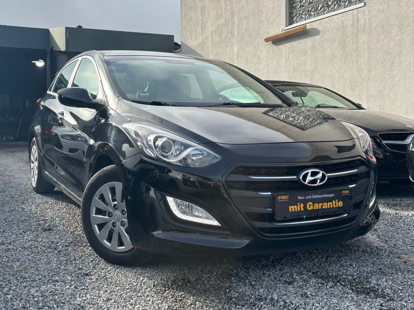 Hyundai i30 blue Classic*1.Hand*Klima*MFL*LED*HU NEU*Ser Schwarz - 1