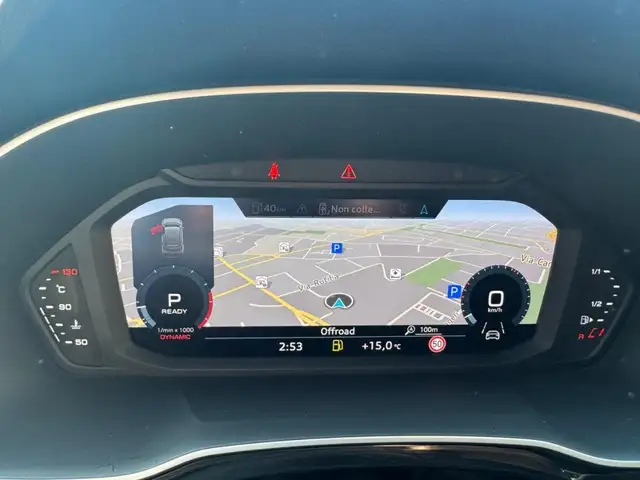 Audi Q3 view 13