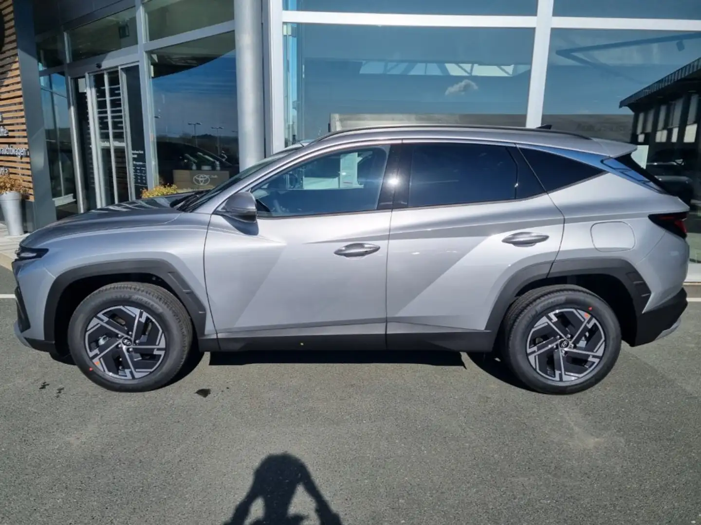 Hyundai TUCSON NX4 Jubile 1,6 T-GDi HEV 2WD AT t6hj1 Silber - 2