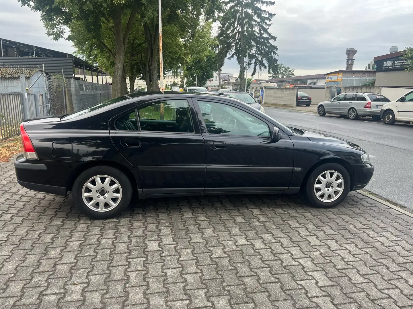 Volvo S60 2.4 Comfort Noir - 2