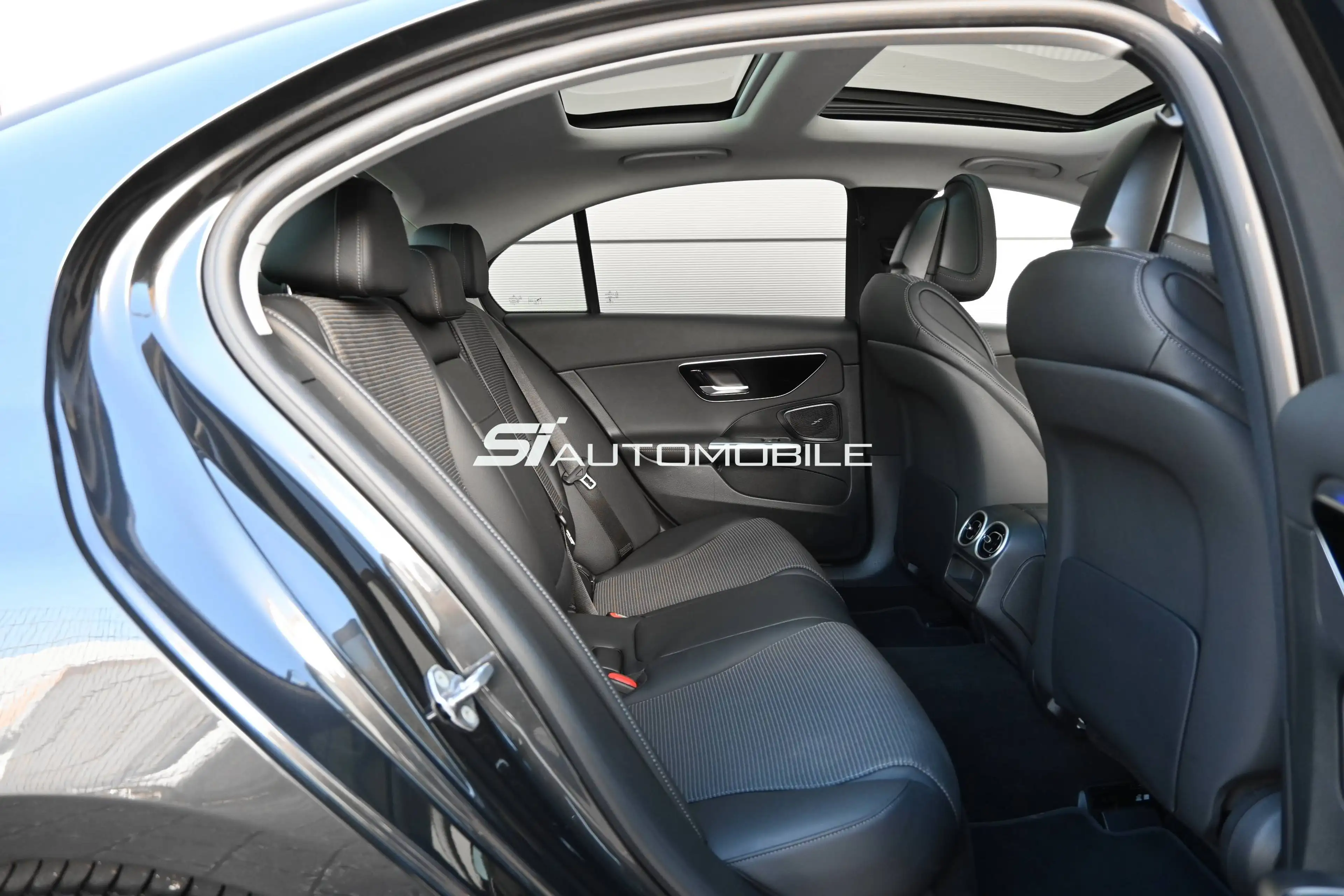Mercedes-Benz C 220 d Aut. °ACC°NIGHT°PANO°STANDHEIZ°SOUND° — photo 14