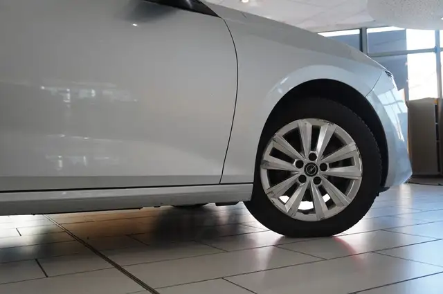 Opel Astra view 7