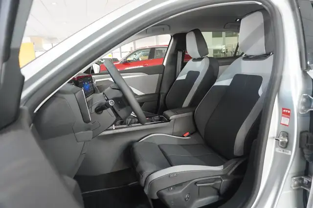 Opel Astra view 15