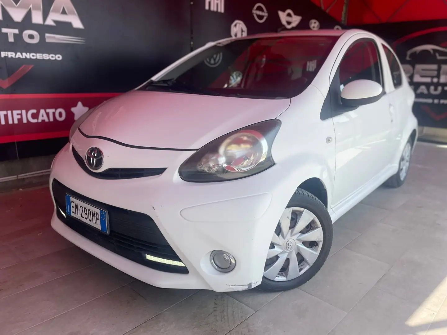 Toyota Aygo 1.0 12V VVT-i 3 porte Active Blanc - 1