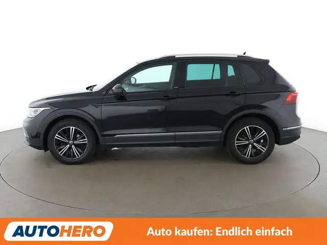 Volkswagen Tiguan view 3