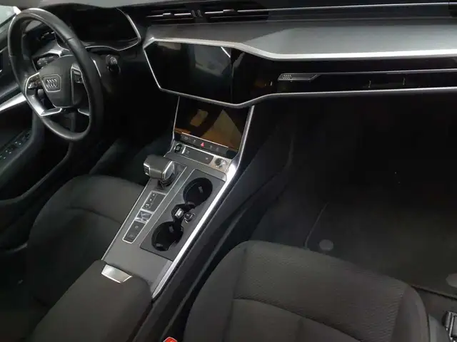 Audi A6 view 9