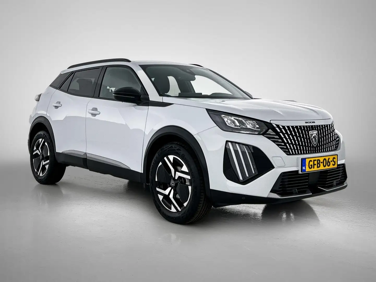 Peugeot 2008 SUV Allure 100pk | Navigatie | Achteruitrijcamera Wit - 2