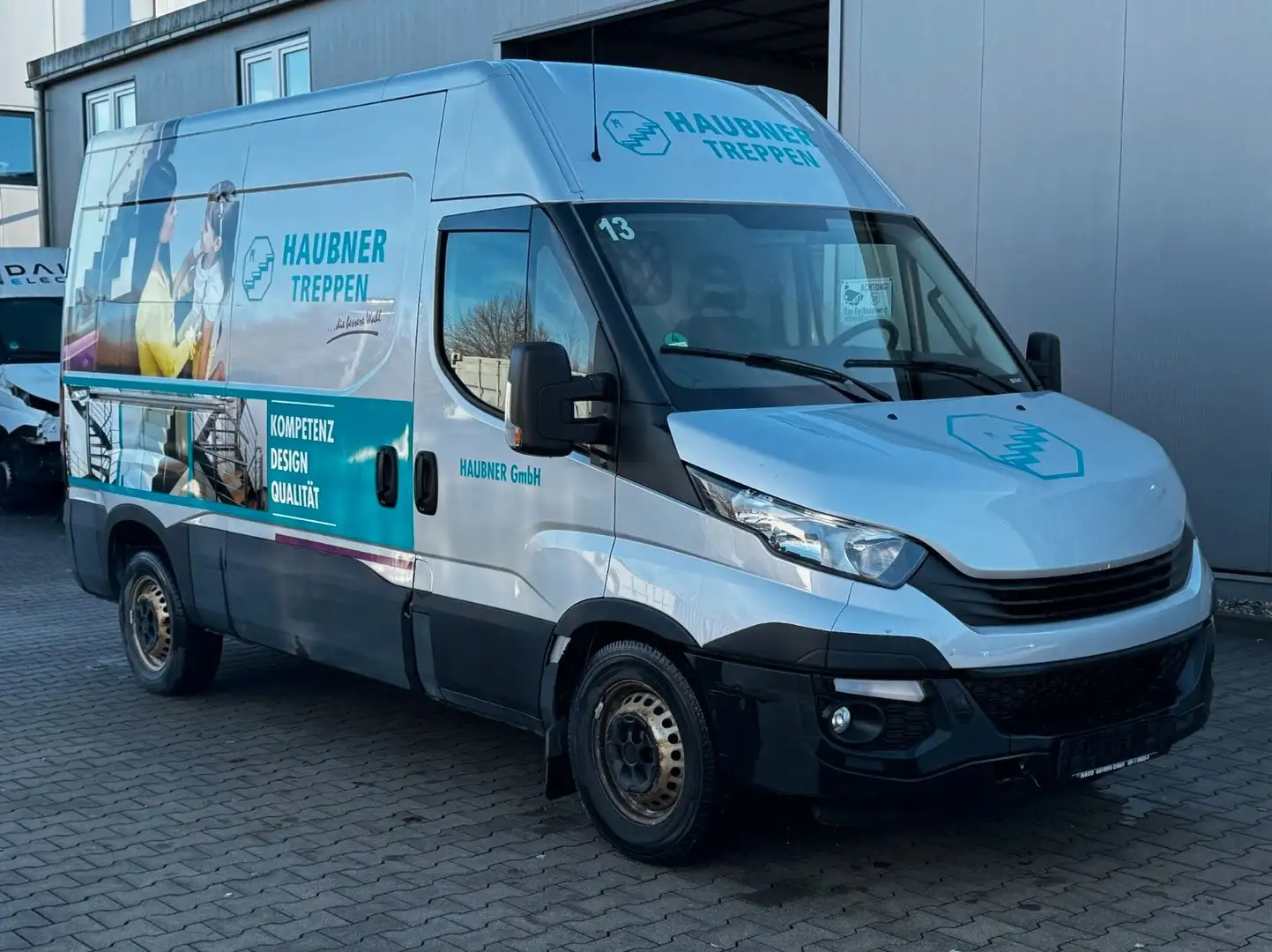 Iveco Sonstige Daily Kasten H2 L1 35S14 Radst.3520*AHK*Klima* Grau - 1