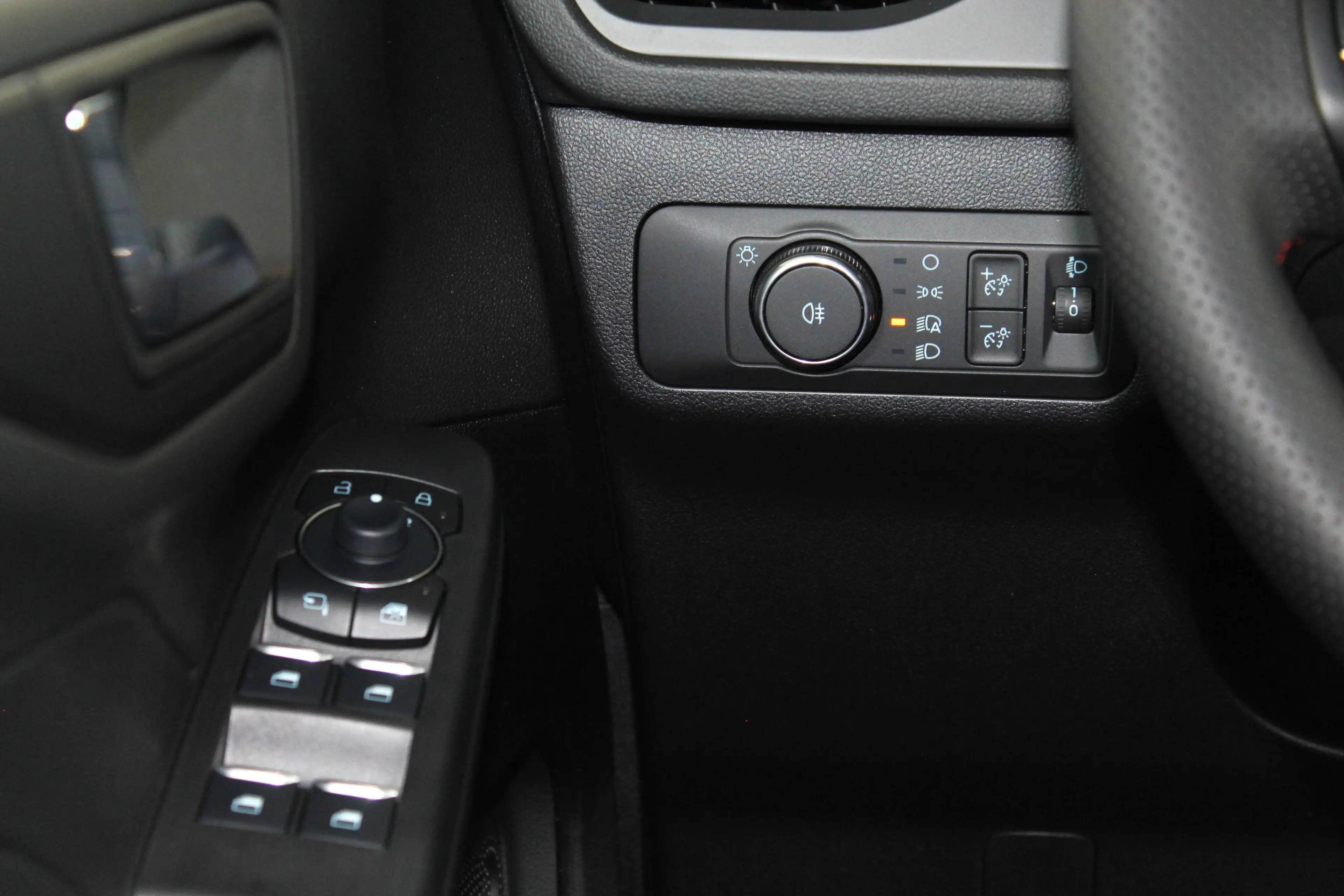 Ford Kuga ST-Line 4x4 Navi,SYNC 4,LED,RFK,PDC,WinPak — photo 8