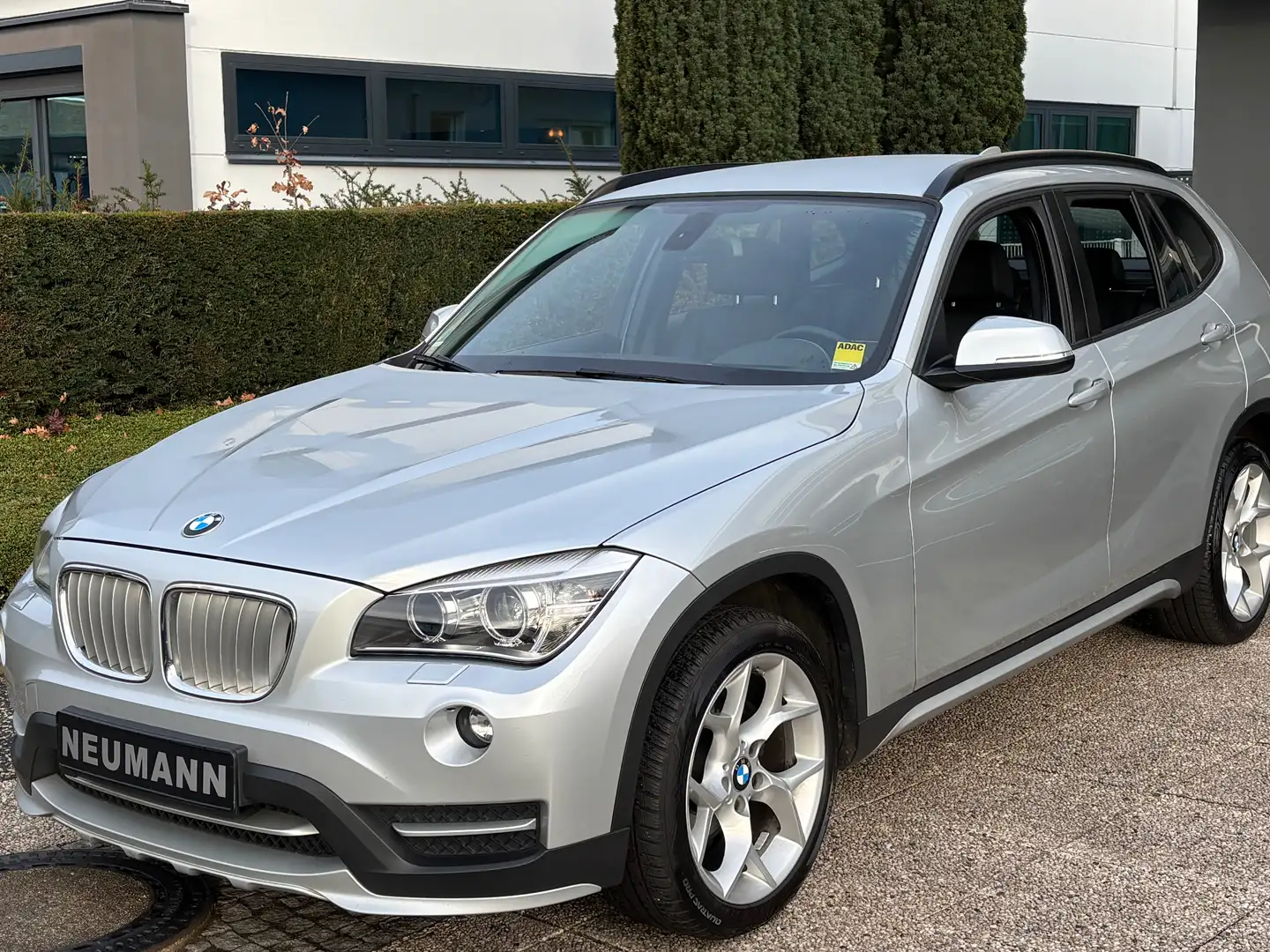 BMW X1 18 d xDrive Argent - 1