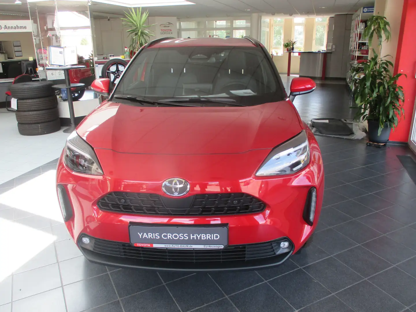 Toyota Yaris Cross Hybrid 130 HV - Teamplayer  mit Safety-Paket Rouge - 2