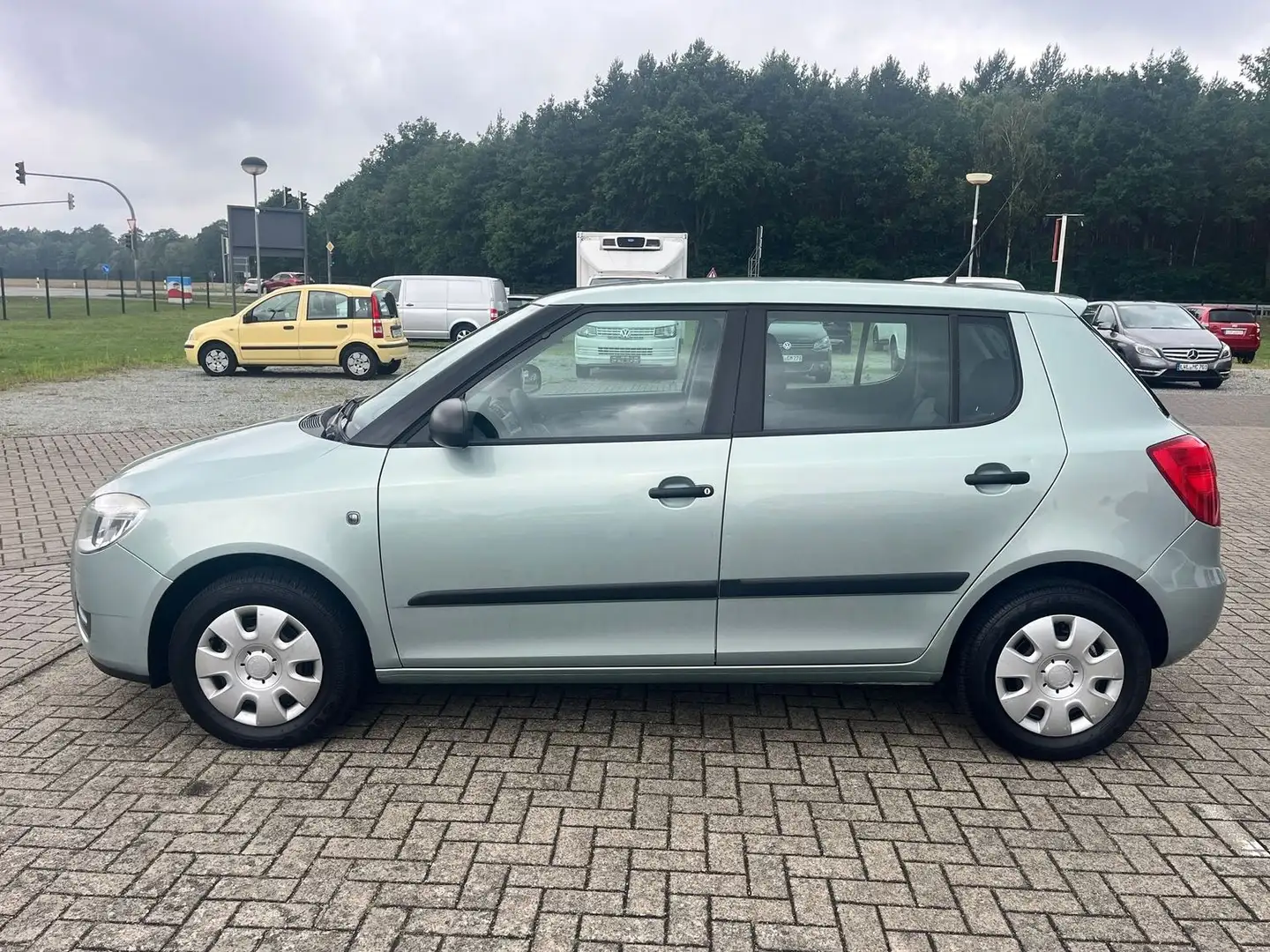 Skoda Fabia 1.2 HTP mit KLIMA aus 2.HAND Grün - 2