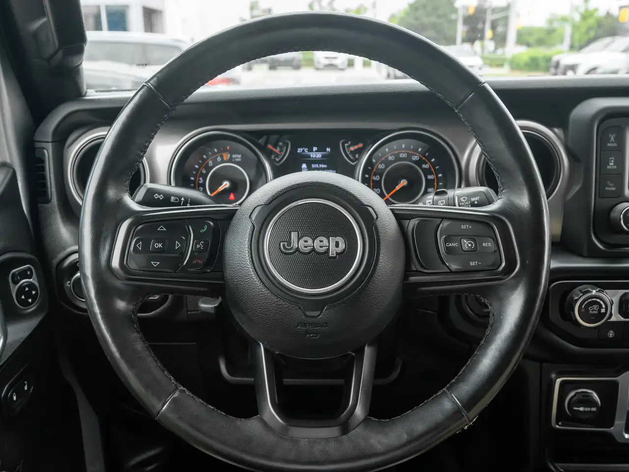 Jeep Wrangler снимка Jeep Wrangler