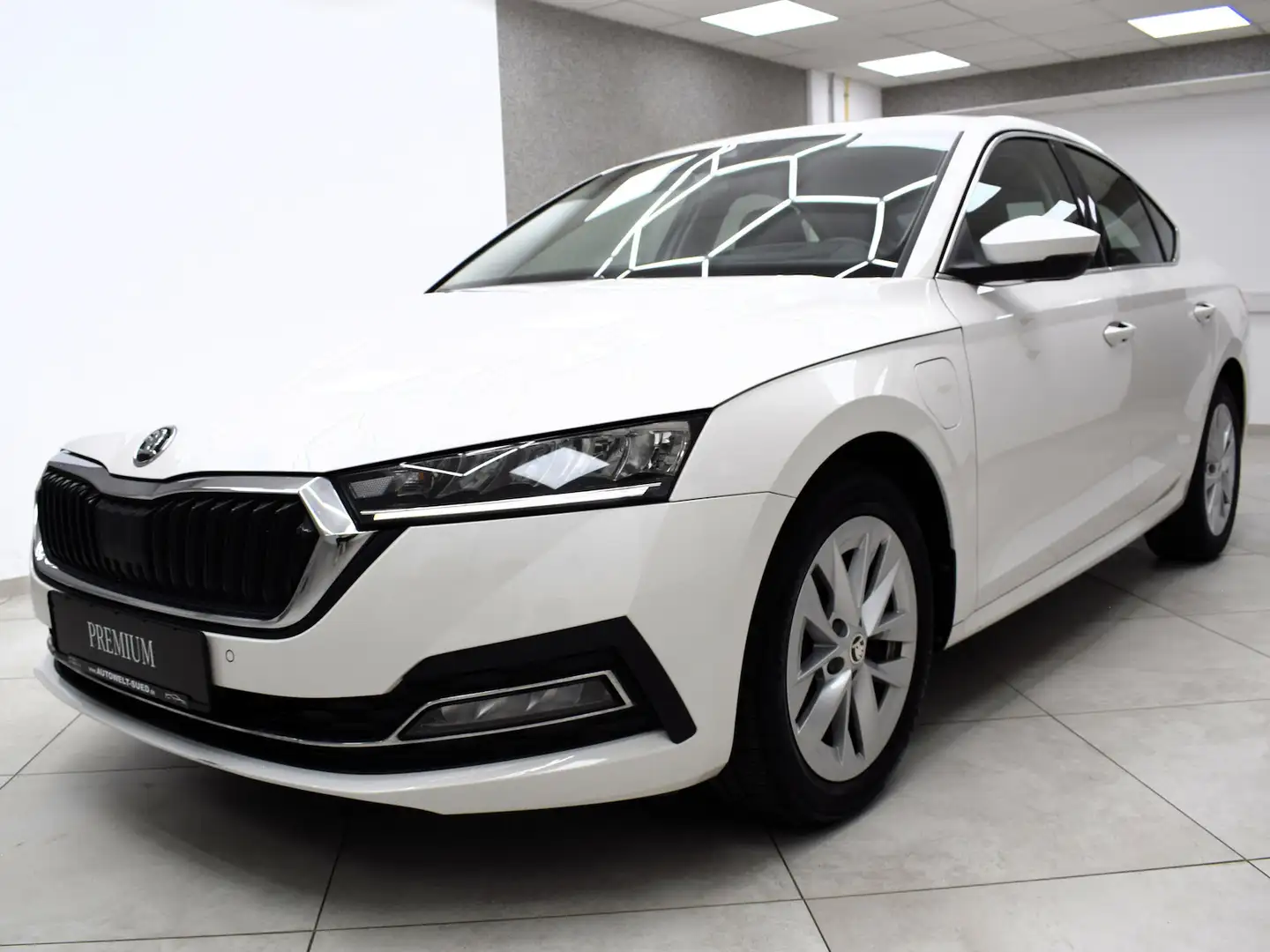 Skoda Octavia iV Limousine 1.4 TSI eHybrid Style Mem Rcam HUD AC Blanc - 2