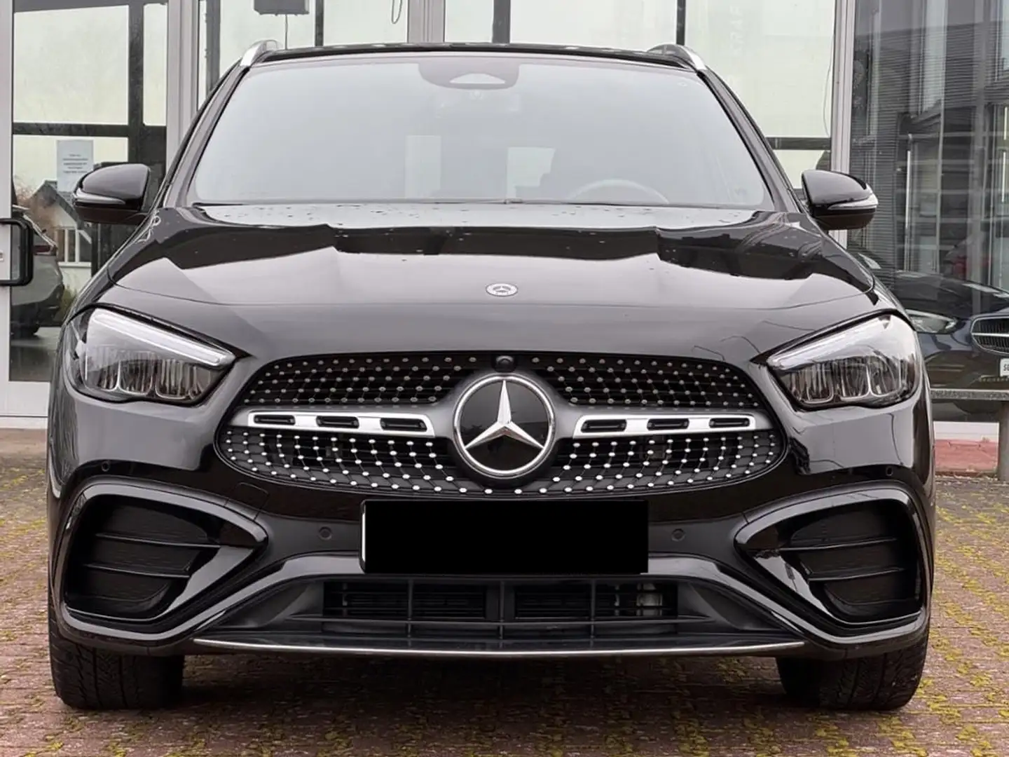 Mercedes-Benz GLA 200 AMG Premium auto Restyling ACC Kamera Navi MBUX Zwart - 2
