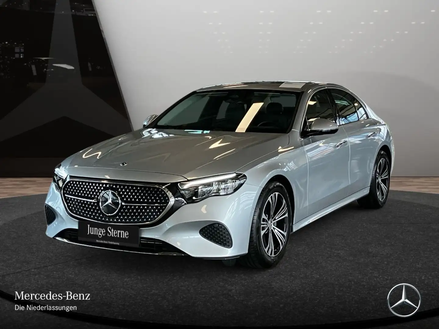 Mercedes-Benz E 220 d Avantgarde Distr. LED Kamera Spurhalt-Ass Silber - 2