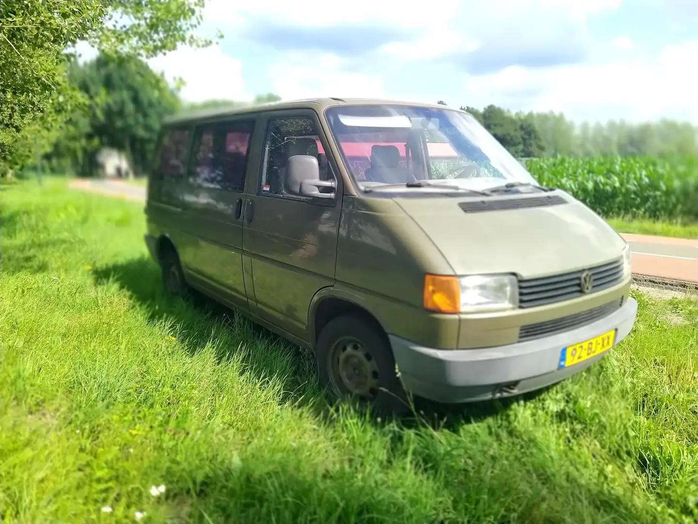 Volkswagen T4 Transporter T4 2.4d custom defensie Groen - 2