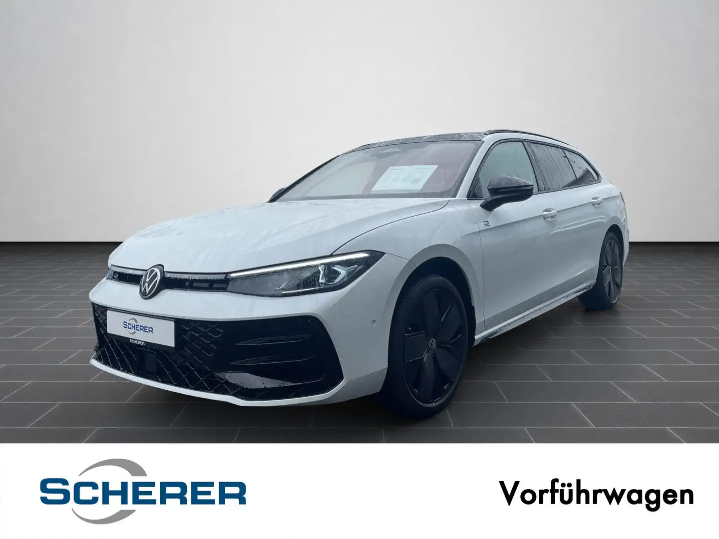 Volkswagen Passat Variant R-Line 2.0TDI 4MOTION Pano AHK Ha Weiß - 1