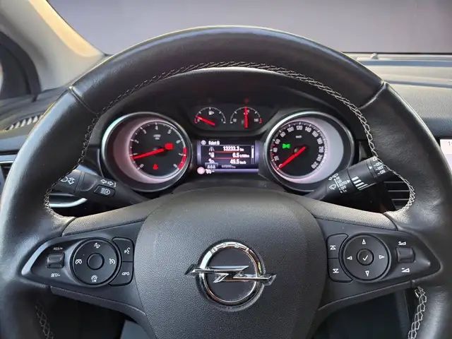 Opel Astra view 8