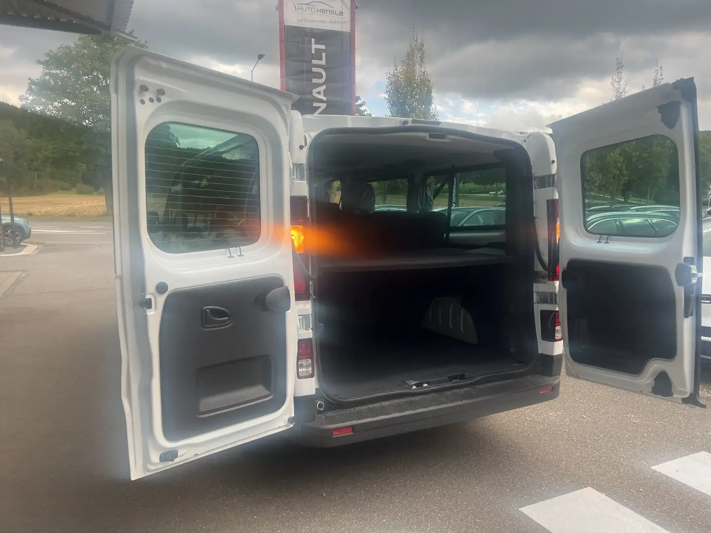 Renault Trafic Combi L2H1 150 PS EDC 9-Sitzer Weiß - 2
