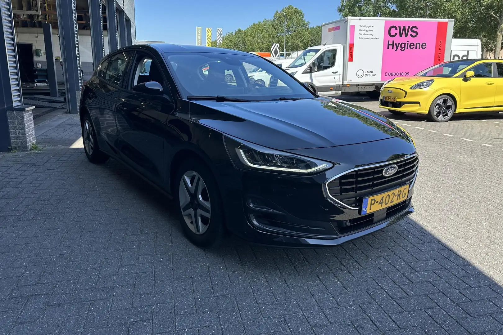 Ford Focus 1.0 EcoBoost Connected | Navigatie | Parkeersensor Zwart - 2